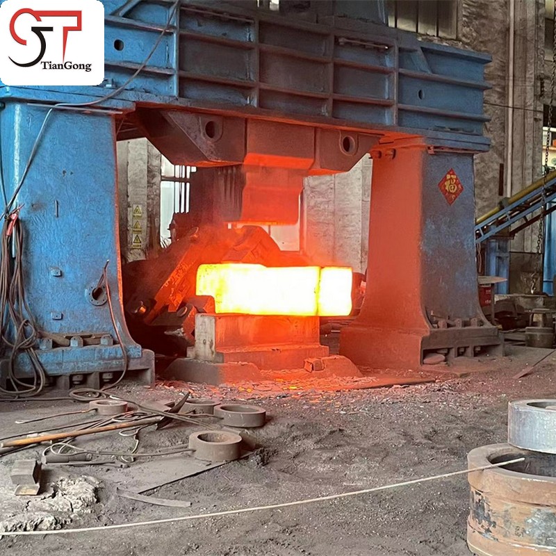 鍛造 vs. 鑄造：風電、港機與工業齒輪箱等大型部件為何優選鍛件？